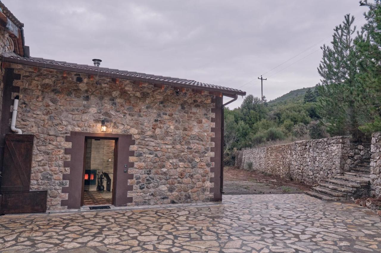 Oneiropagidasuites Kalavryta Dış mekan fotoğraf